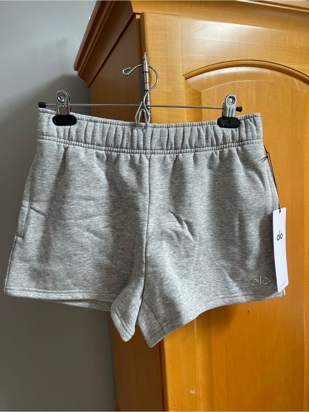 ALO Yoga Heather Grey Accolade Shorts XS